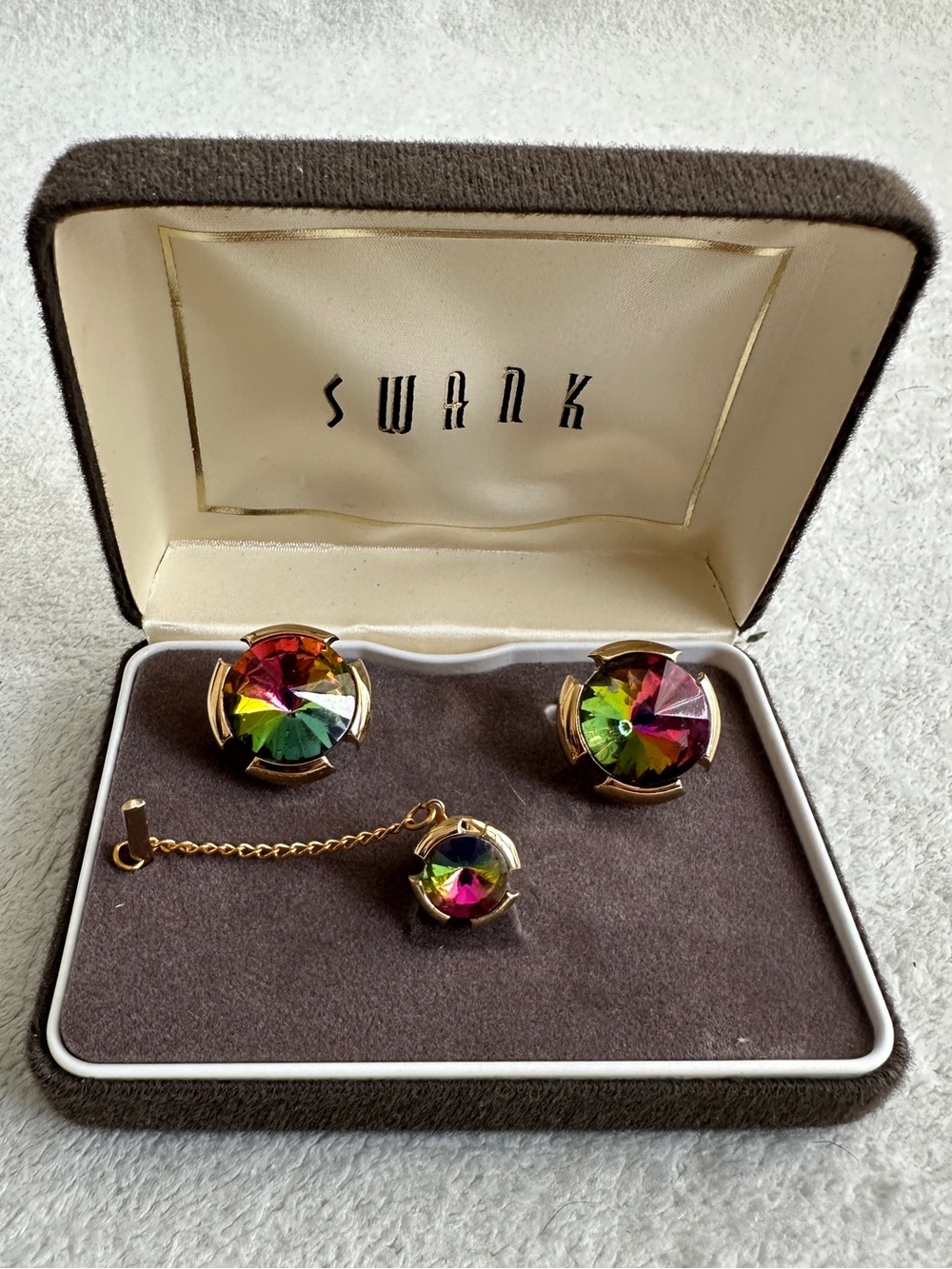 Vintage Swank‎ Gold Tone iridescent watermelon Rivoli crystals Cufflink/TieTack